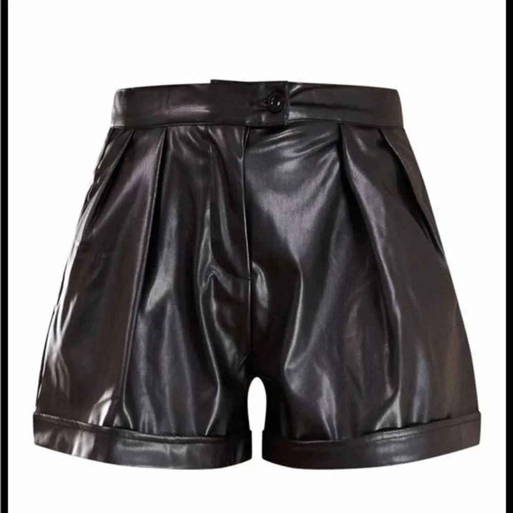 PrettyLittleThing Black High Waist Faux Leather Shorts 4 - Picture 2 of 6